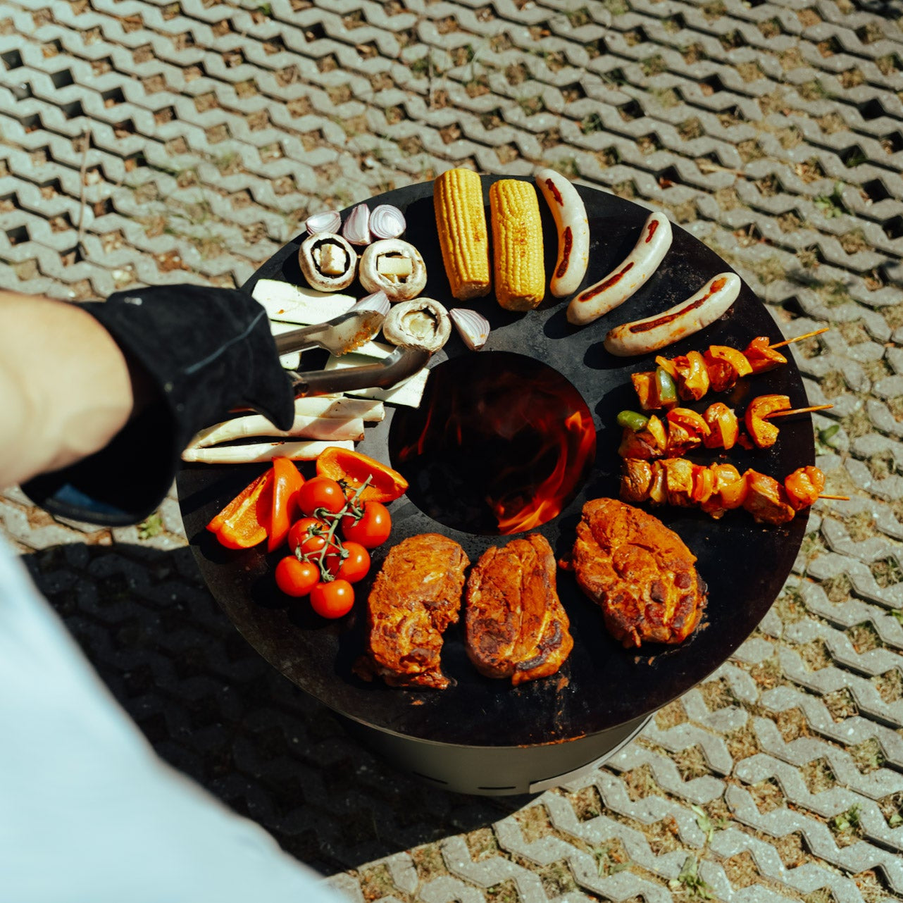 Set: Skara + Feuerplatten-Grill + Deckel