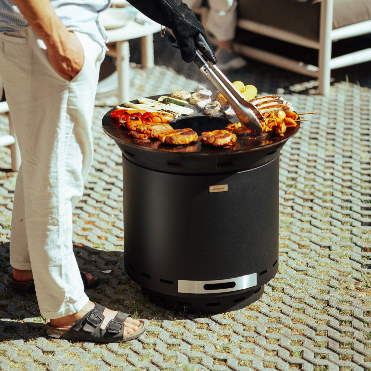 Set: Skara + Deckel + Feuerplatten-Grill + Pizzaofen-Aufsatz