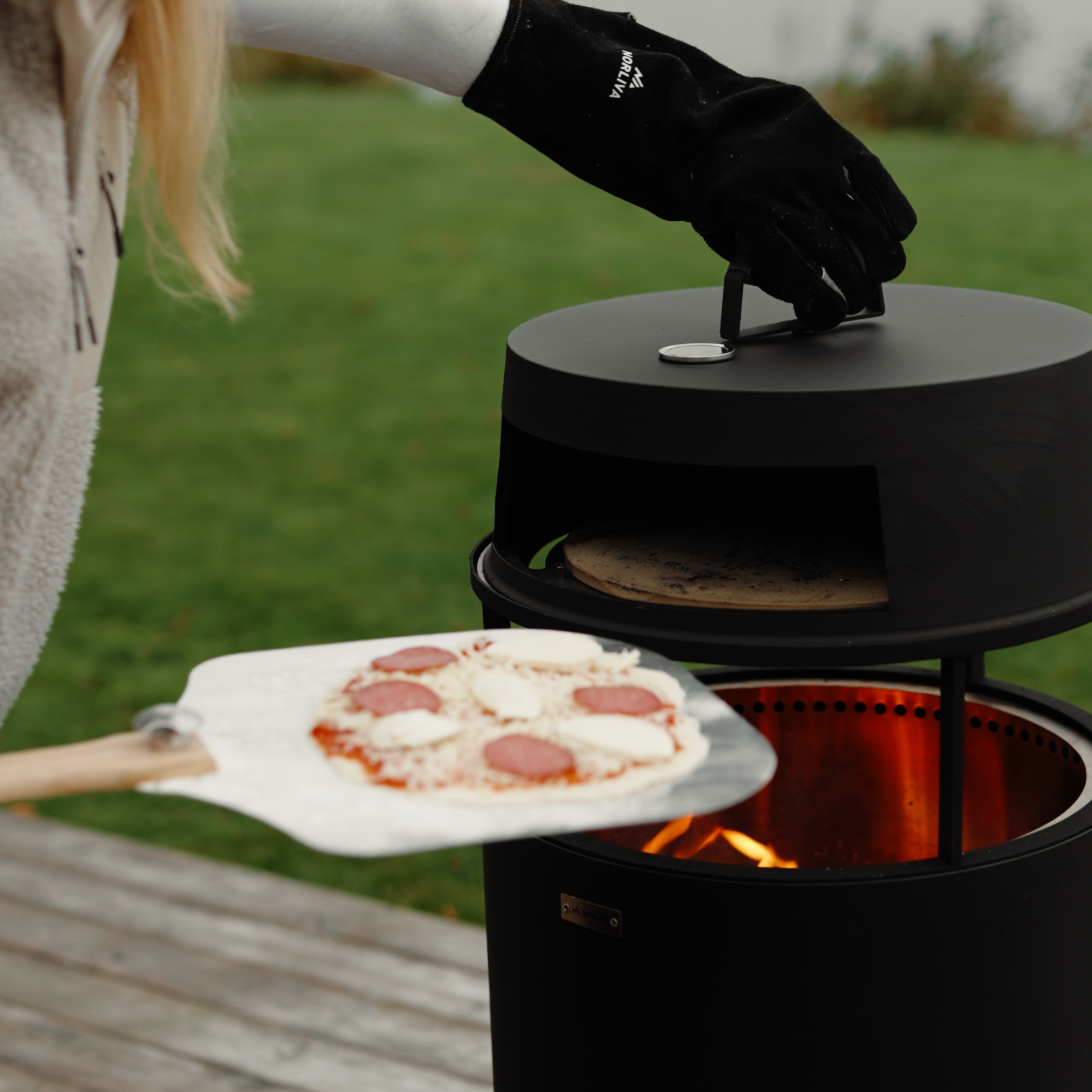 Set: Skara + Deckel + Feuerplatten-Grill + Pizzaofen-Aufsatz